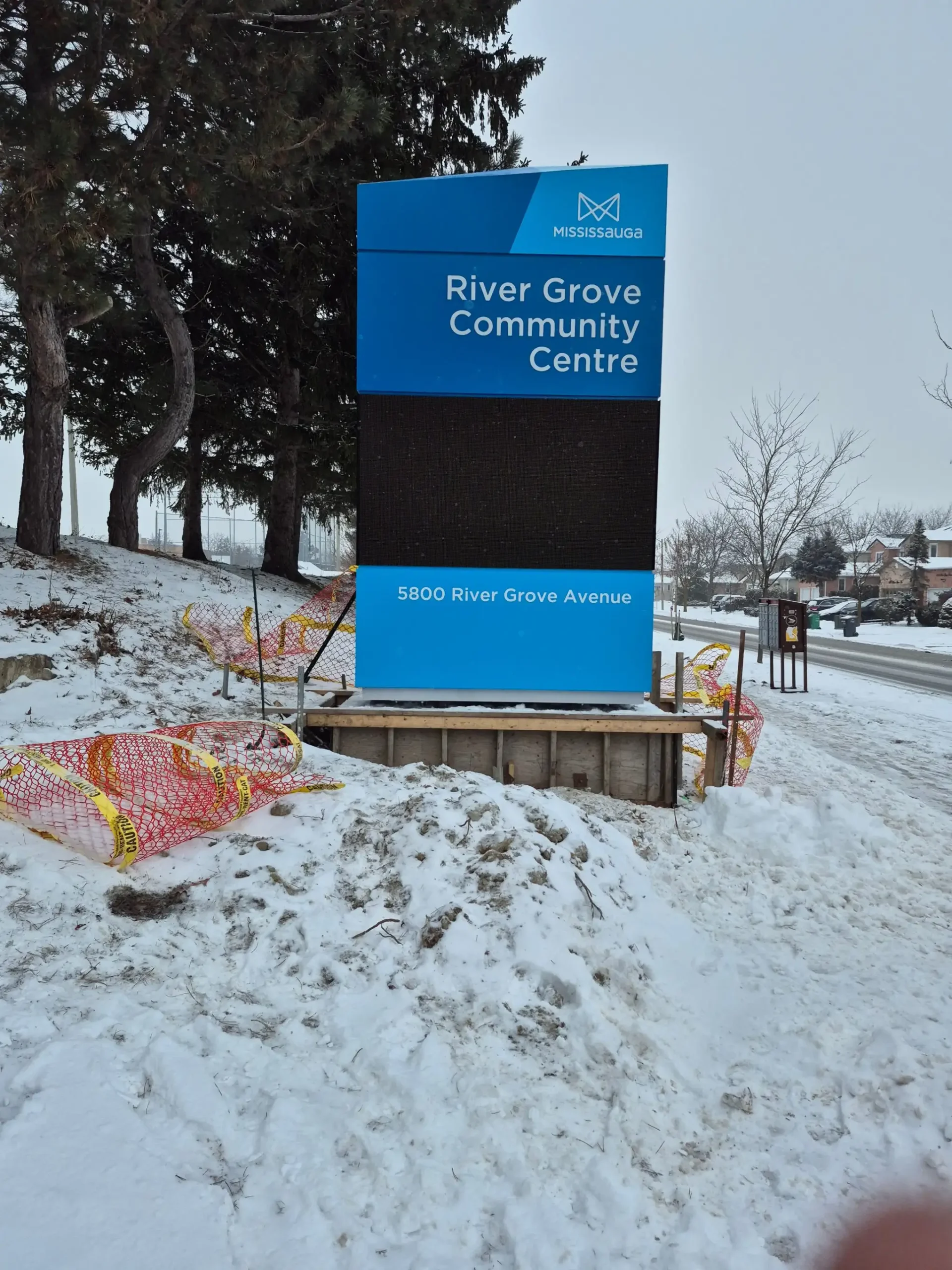 Ground sign with LED reader board (1)