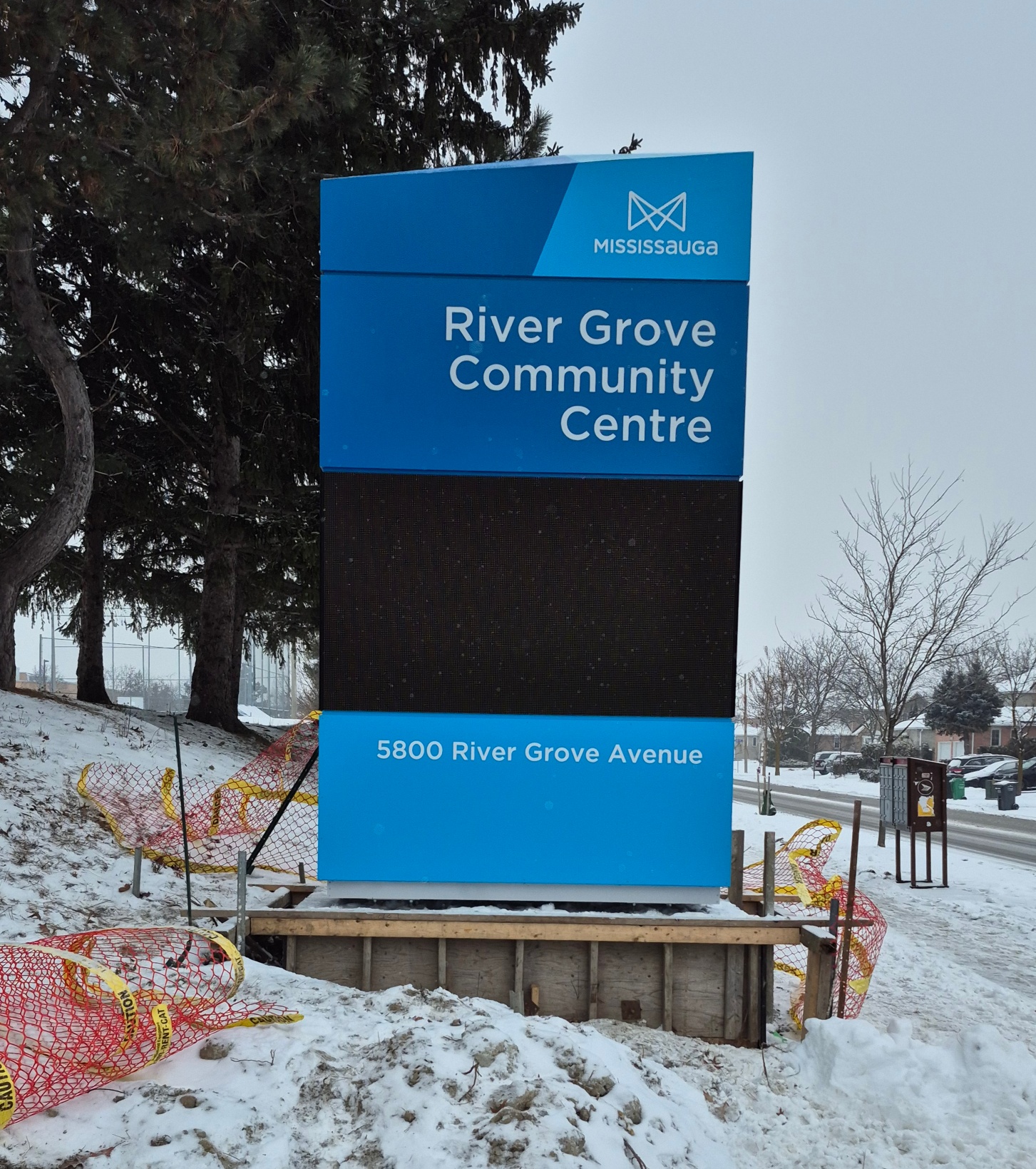 Ground sign with LED reader board