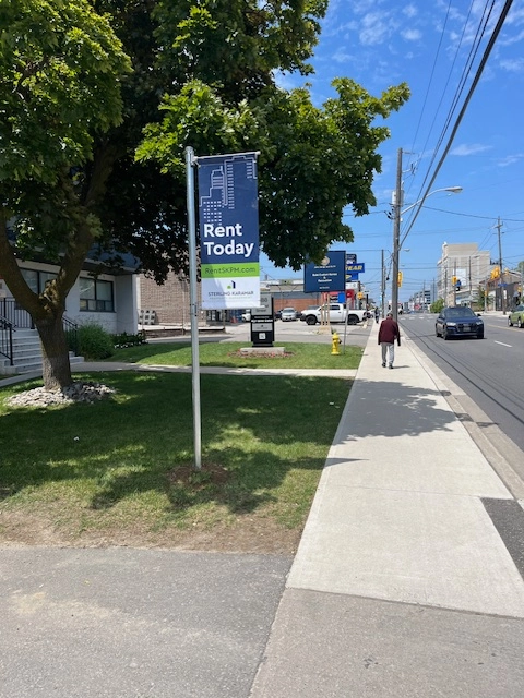 New pole sign